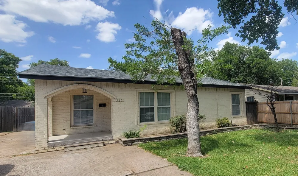 1225 Blalock Avenue Fort Worth, TX 76115