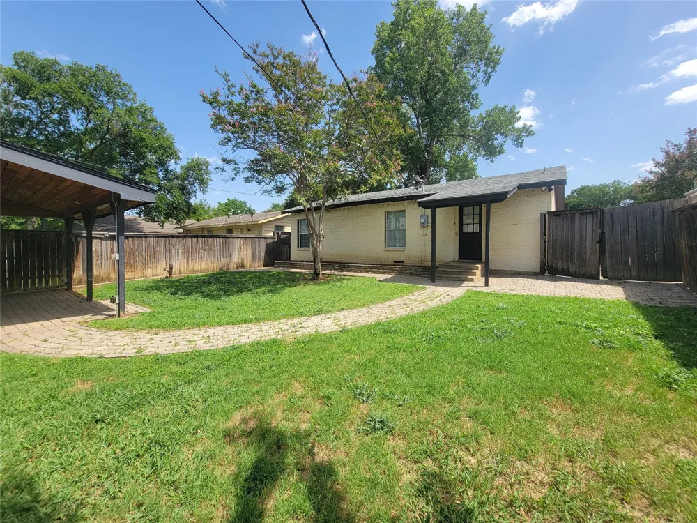 1225 Blalock Avenue Fort Worth, TX 76115