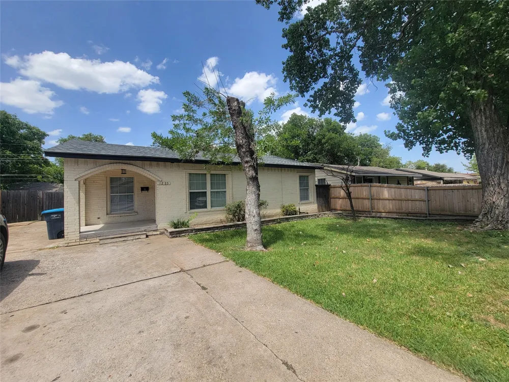 1225 Blalock Avenue Fort Worth, TX 76115