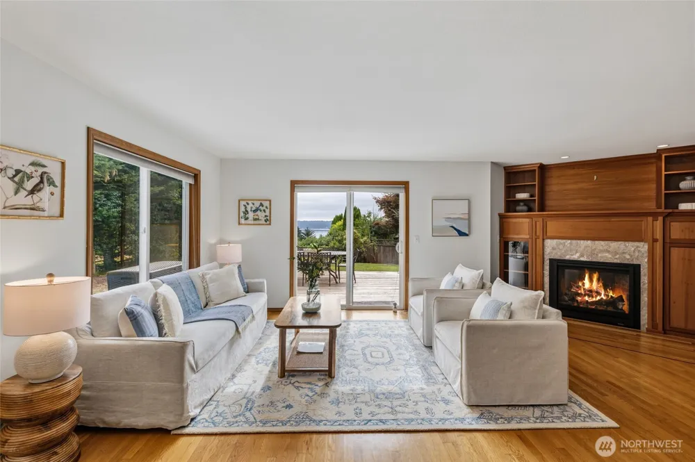 2012 NE Amhurst Court Poulsbo, WA 98370