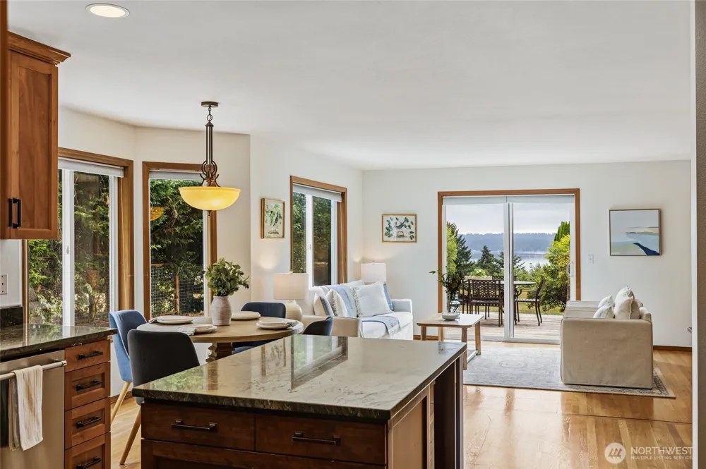 2012 NE Amhurst Court Poulsbo, WA 98370