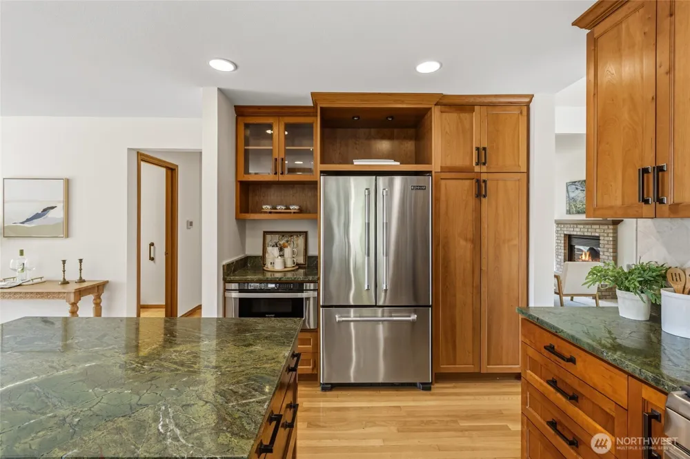 2012 NE Amhurst Court Poulsbo, WA 98370