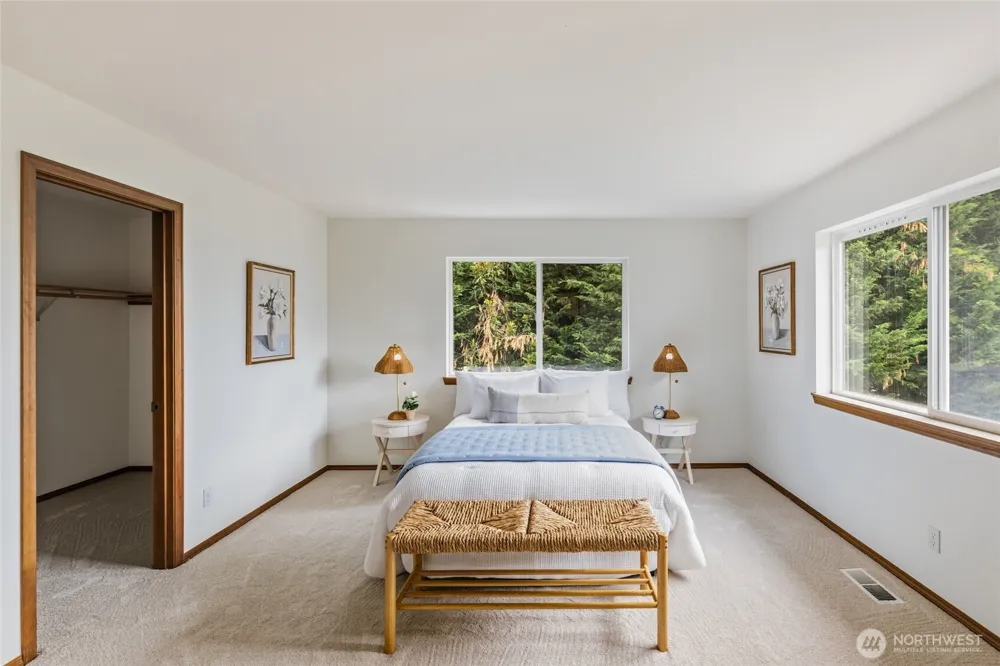 2012 NE Amhurst Court Poulsbo, WA 98370