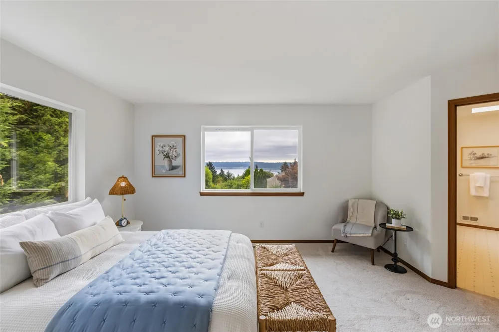 2012 NE Amhurst Court Poulsbo, WA 98370