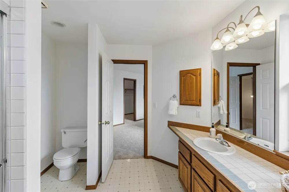 2012 NE Amhurst Court Poulsbo, WA 98370