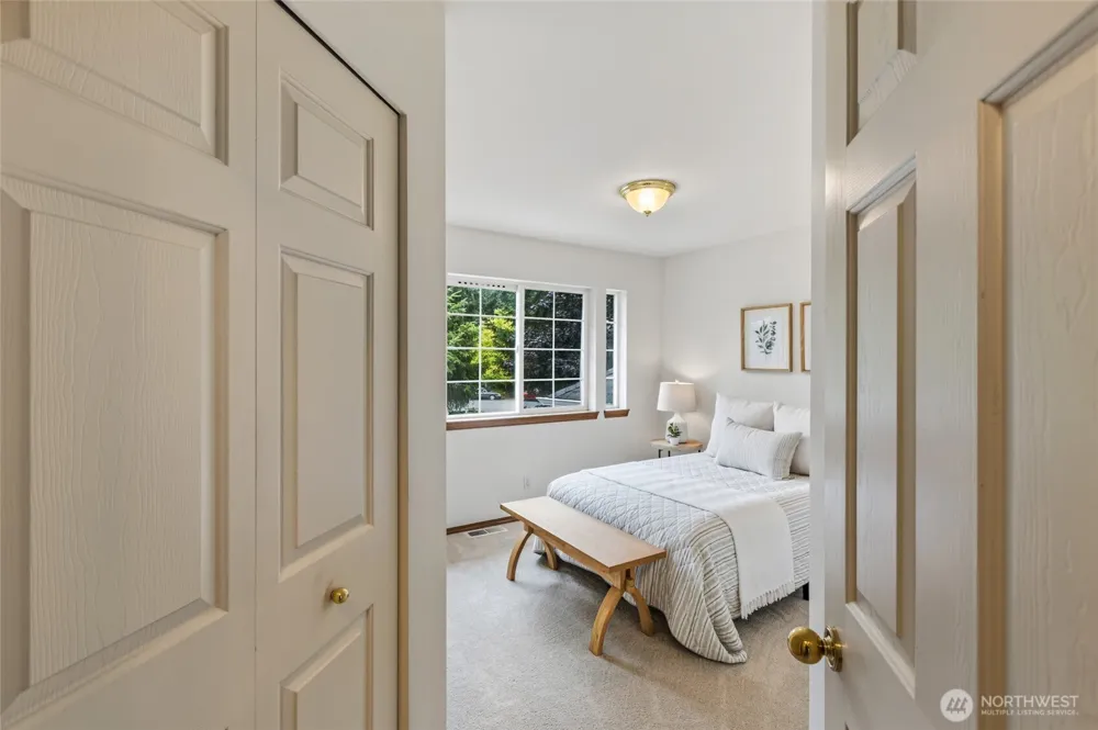 2012 NE Amhurst Court Poulsbo, WA 98370