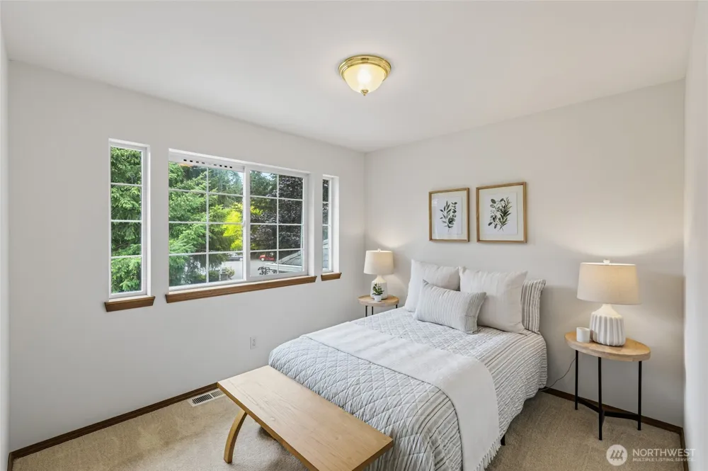 2012 NE Amhurst Court Poulsbo, WA 98370