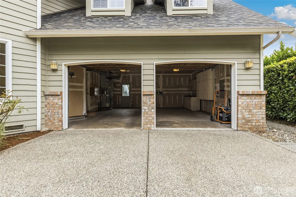 2012 NE Amhurst Court Poulsbo, WA 98370