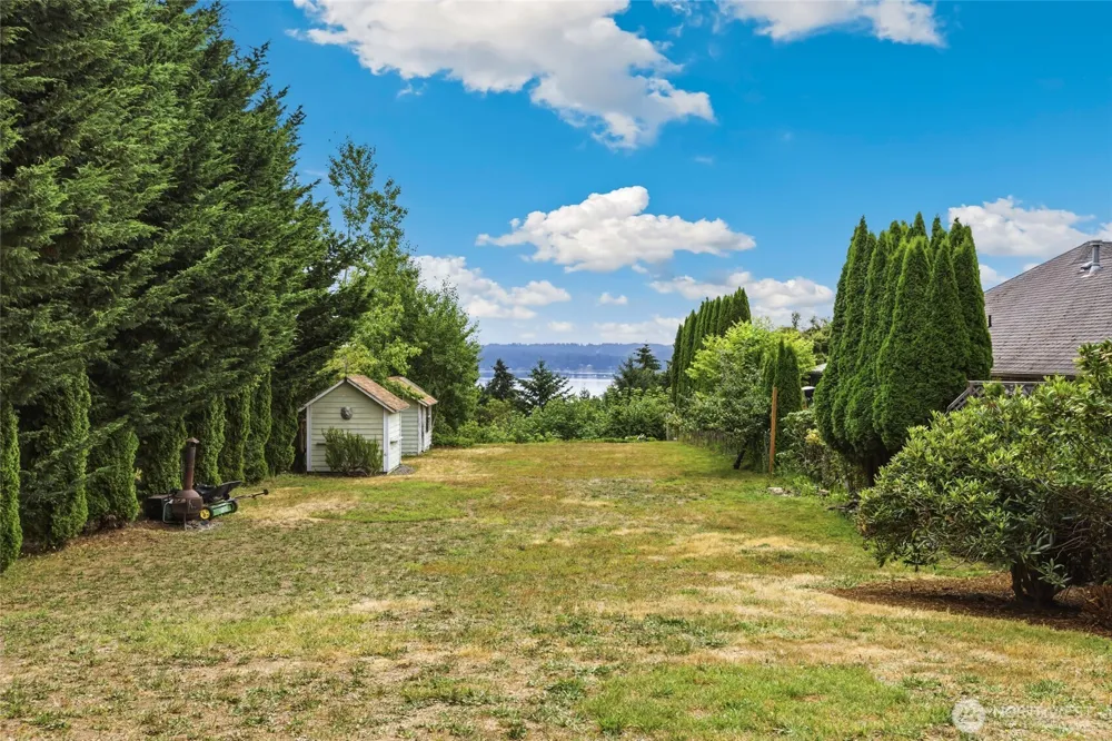 2012 NE Amhurst Court Poulsbo, WA 98370