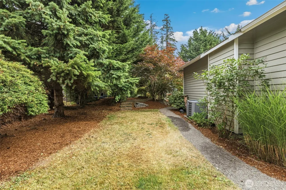 2012 NE Amhurst Court Poulsbo, WA 98370