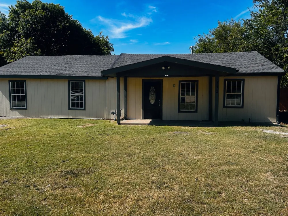 8532 George White Settlement, TX 76108
