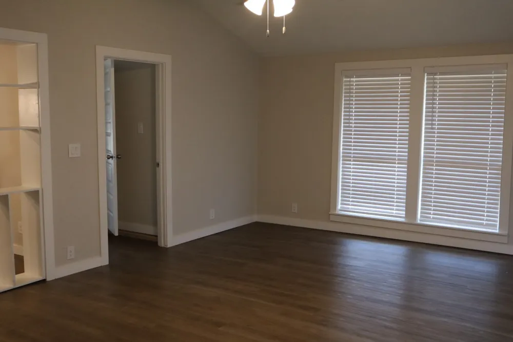 8532 George White Settlement, TX 76108