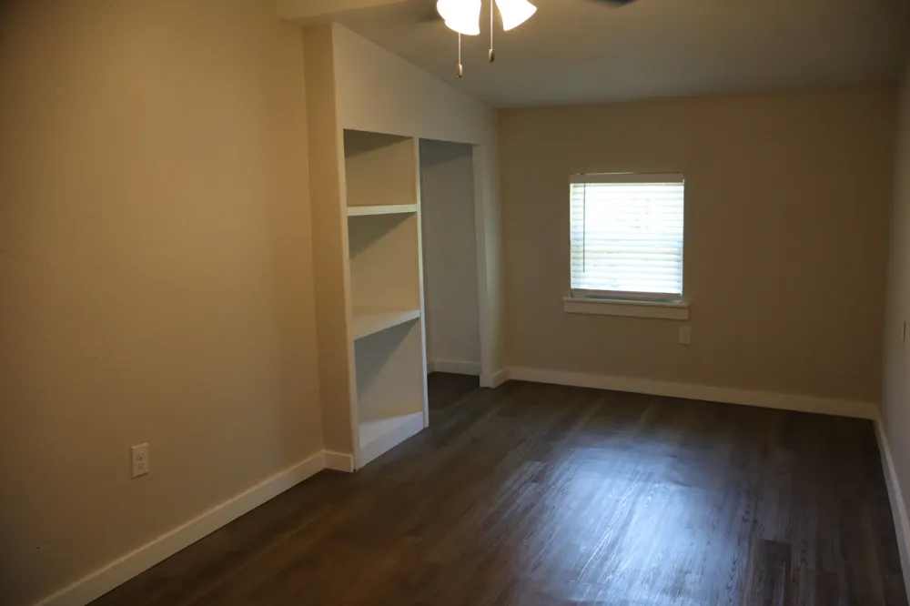 8532 George White Settlement, TX 76108
