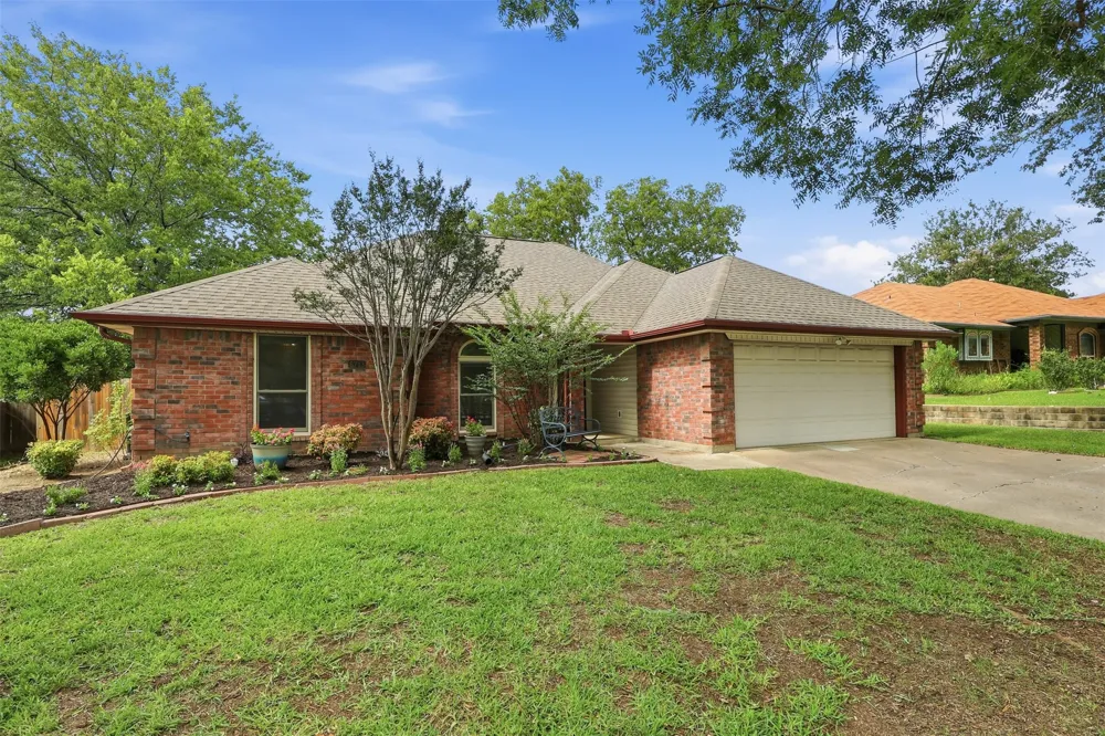 6713 Park Drive North Richland Hills, TX 76182