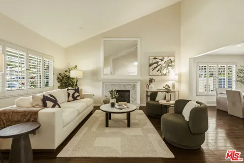 7262 Elmsbury Lane