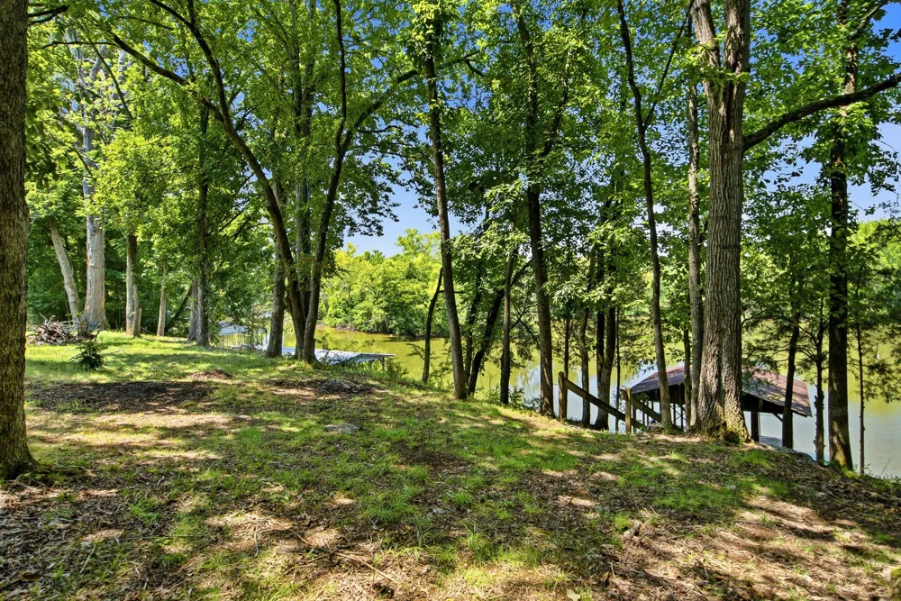 100 Breeze Inn Rd Castalian Springs, TN 37031