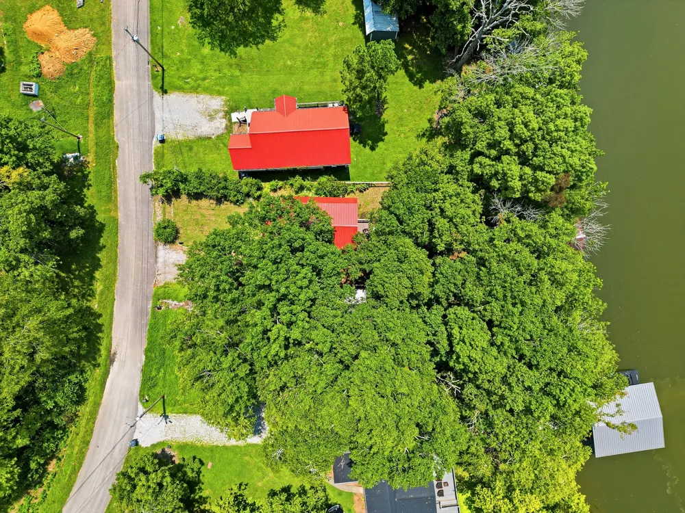 100 Breeze Inn Rd Castalian Springs, TN 37031