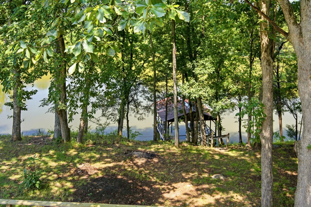 100 Breeze Inn Rd Castalian Springs, TN 37031