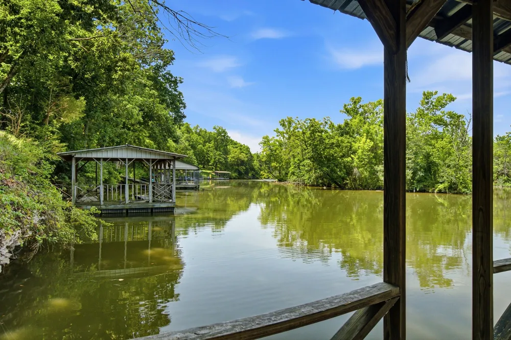 100 Breeze Inn Rd Castalian Springs, TN 37031