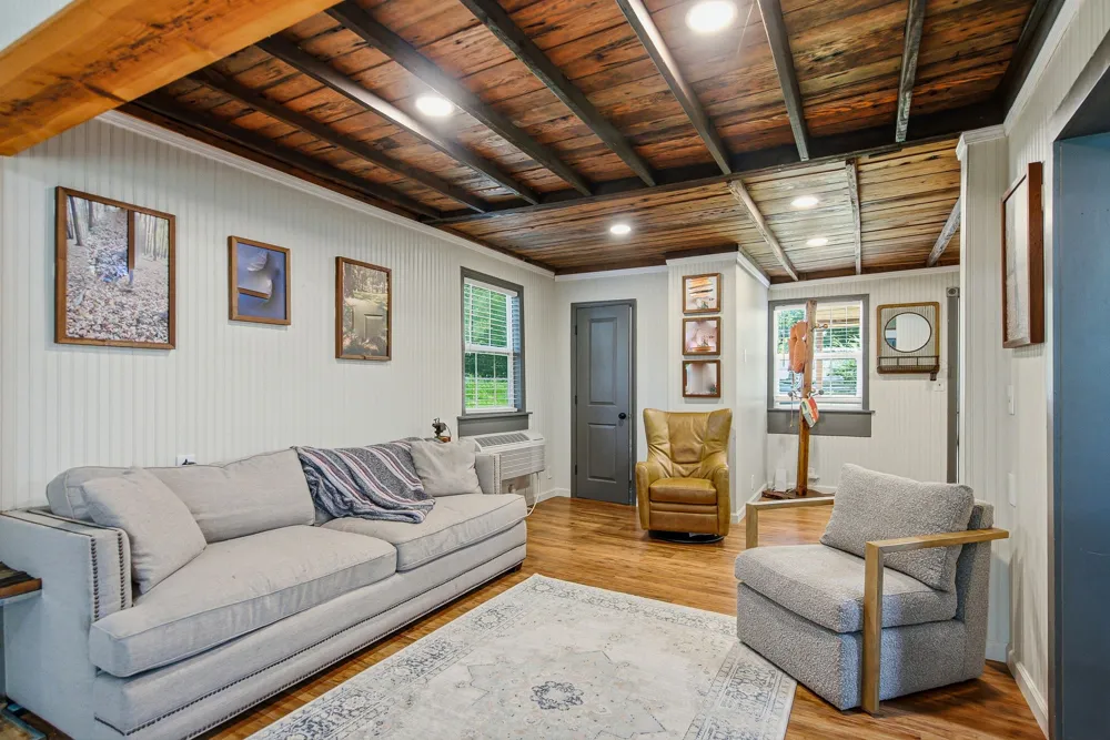 100 Breeze Inn Rd Castalian Springs, TN 37031