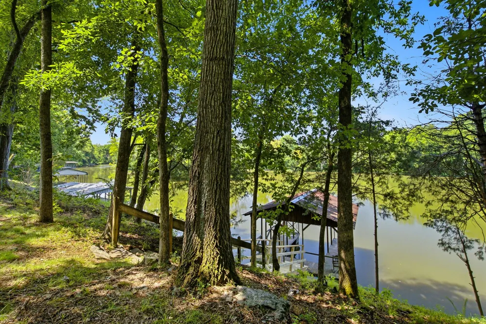 100 Breeze Inn Rd Castalian Springs, TN 37031