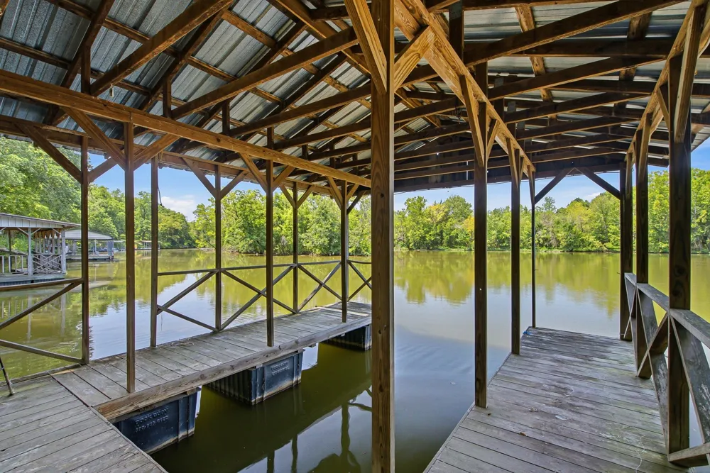 100 Breeze Inn Rd Castalian Springs, TN 37031
