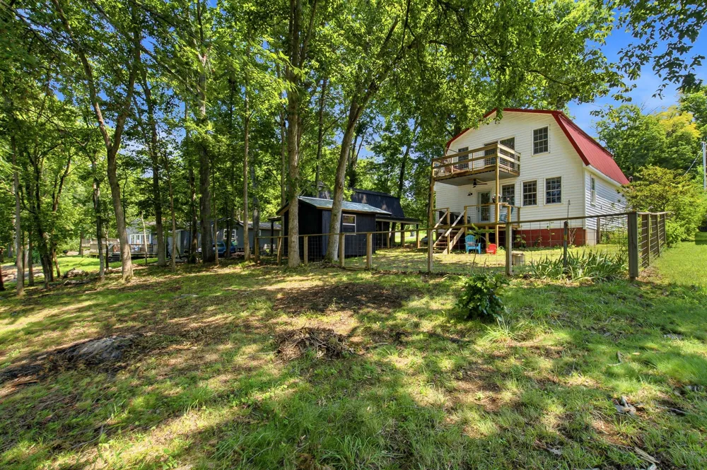 100 Breeze Inn Rd Castalian Springs, TN 37031