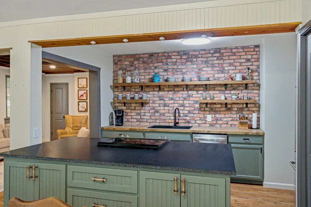 100 Breeze Inn Rd Castalian Springs, TN 37031