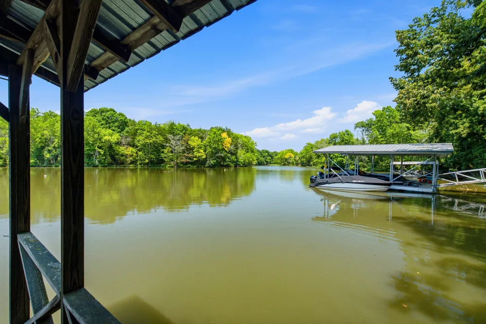 100 Breeze Inn Rd Castalian Springs, TN 37031