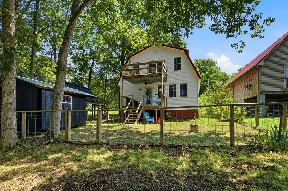 100 Breeze Inn Rd Castalian Springs, TN 37031