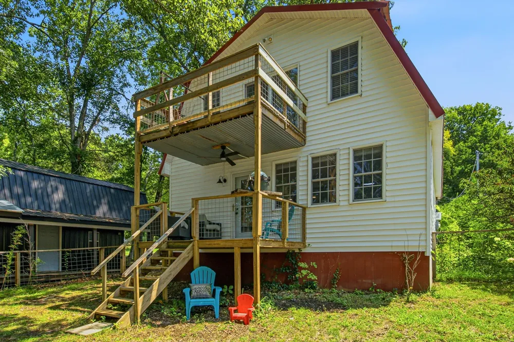 100 Breeze Inn Rd Castalian Springs, TN 37031