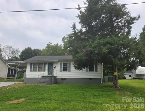 122 E Iowa Avenue E