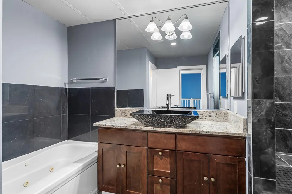 5055 Addison Circle #713 Addison, TX 75001