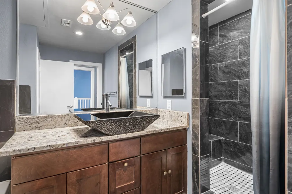 5055 Addison Circle #713 Addison, TX 75001