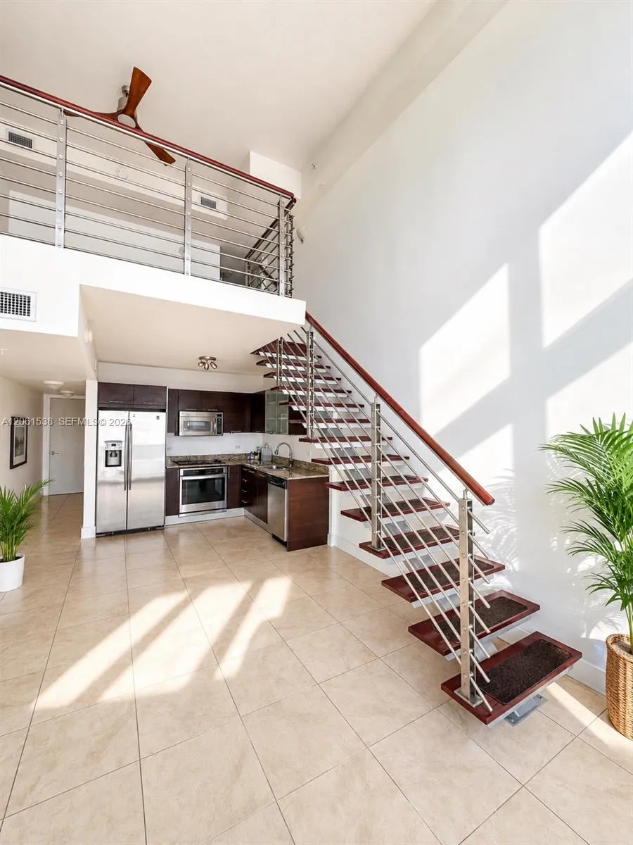 41 SE 5th St #1415 Miami, FL 33131