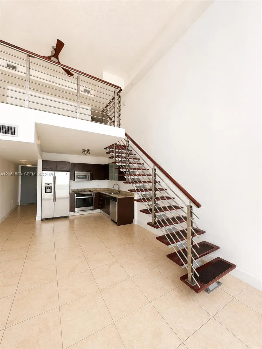 41 SE 5th St #1415 Miami, FL 33131