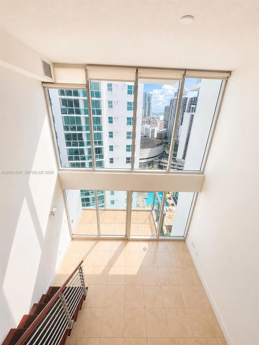 41 SE 5th St #1415 Miami, FL 33131
