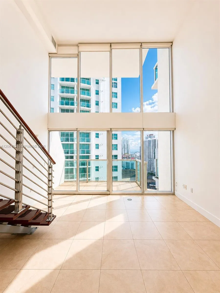 41 SE 5th St #1415 Miami, FL 33131
