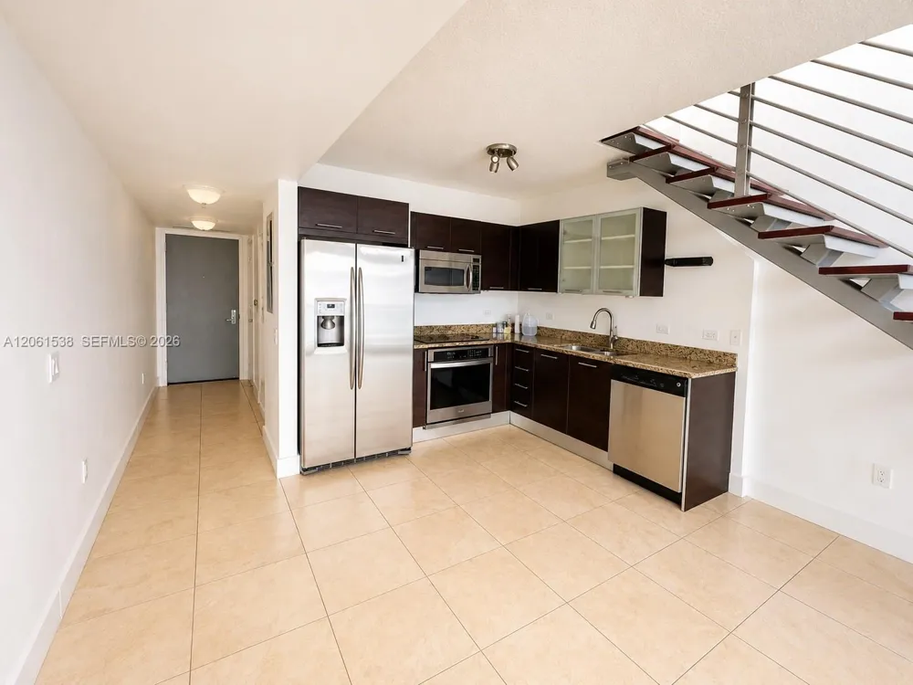 41 SE 5th St #1415 Miami, FL 33131