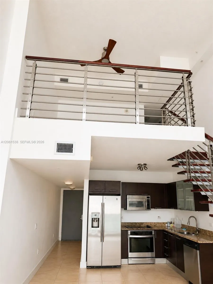 41 SE 5th St #1415 Miami, FL 33131