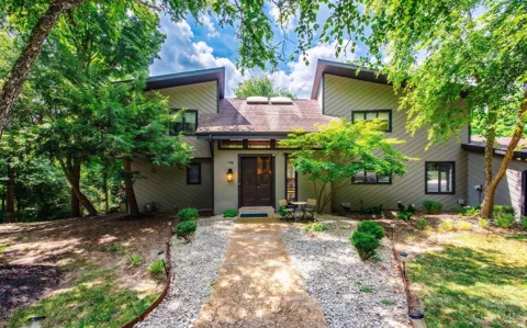 7708 Creekwood Lane
