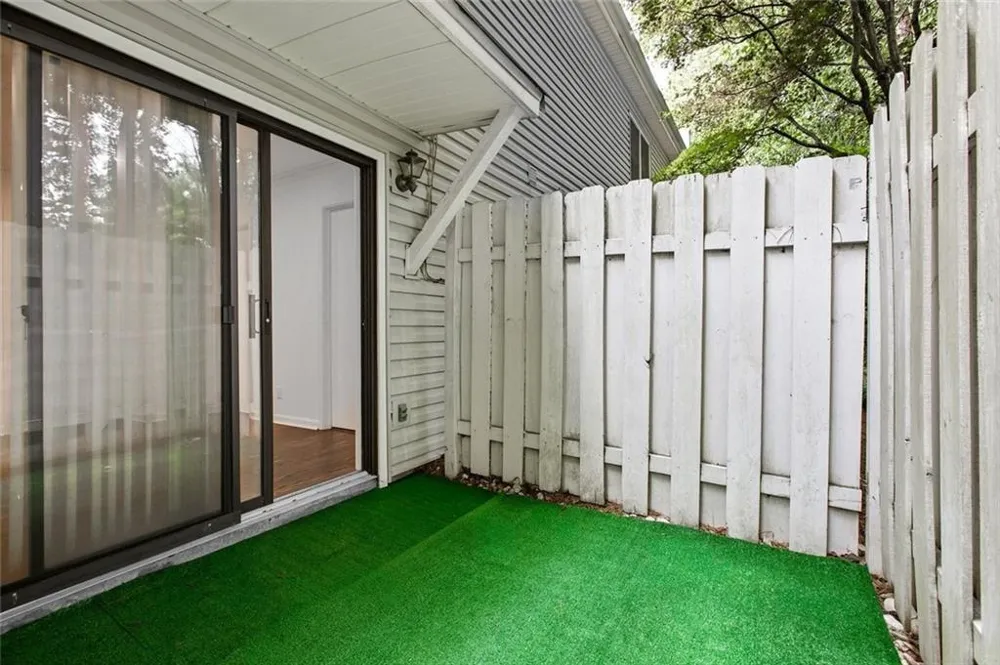 1527 Planters Ridge Lane Alpharetta, GA 30004