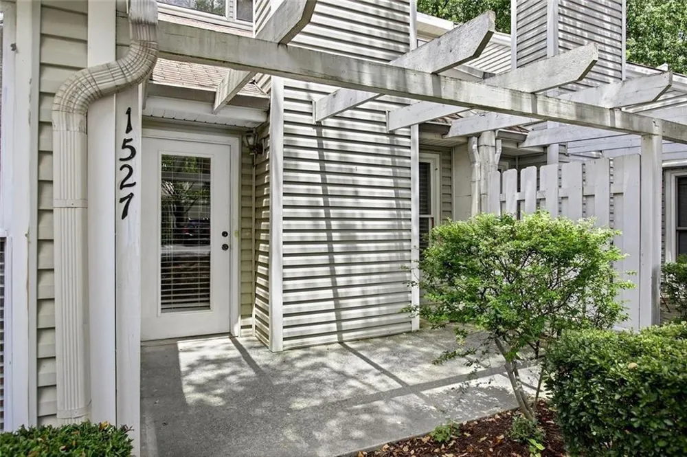1527 Planters Ridge Lane Alpharetta, GA 30004