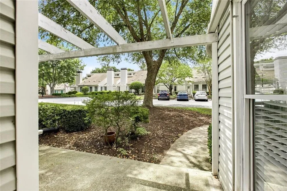 1527 Planters Ridge Lane Alpharetta, GA 30004
