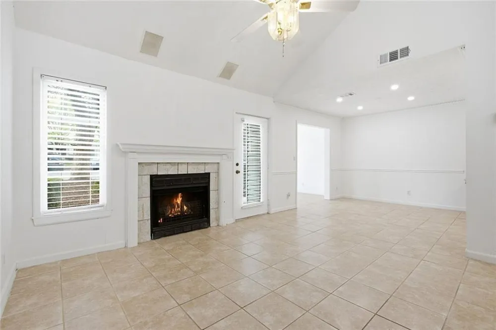 1527 Planters Ridge Lane Alpharetta, GA 30004