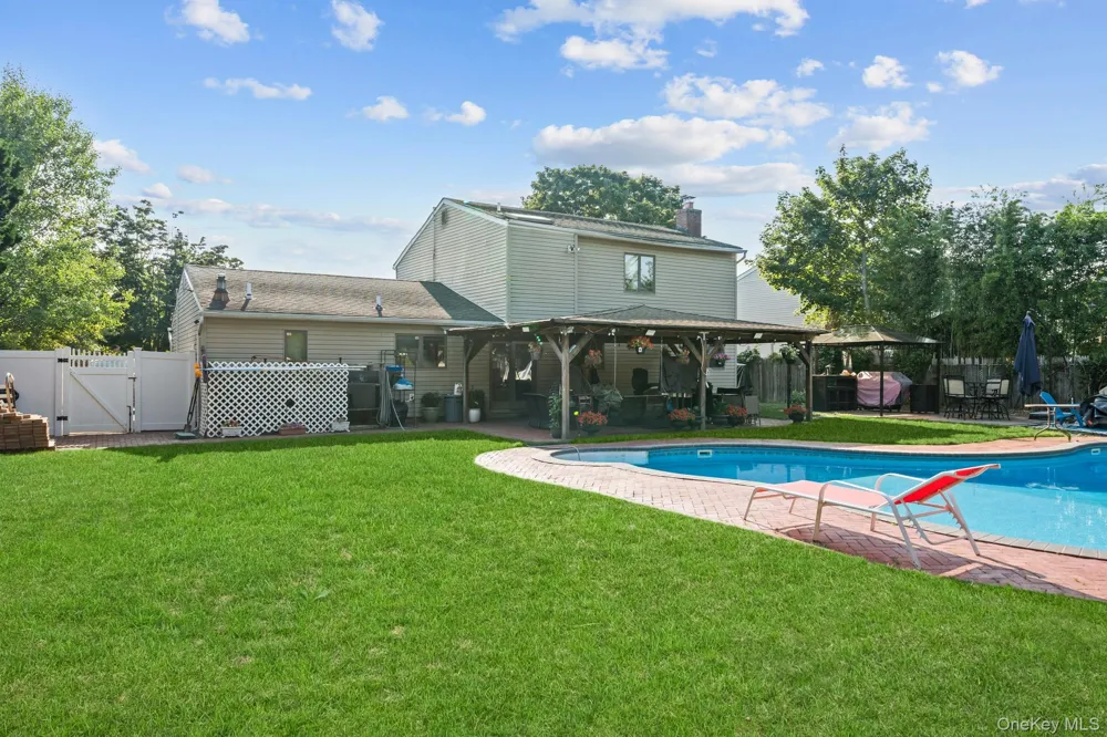 7 Sprat Street Medford, NY 11763