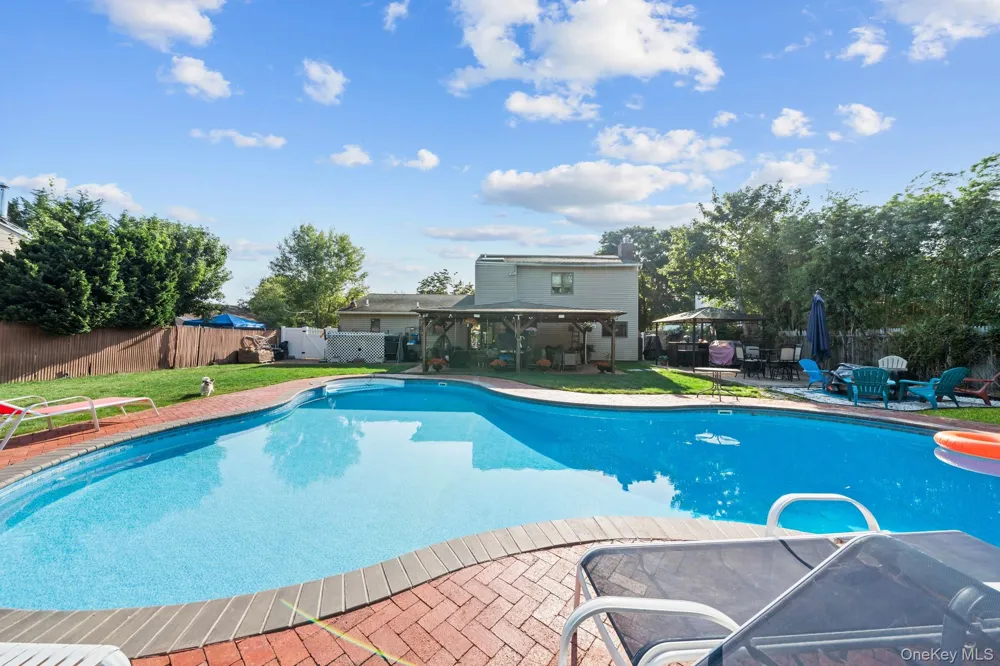7 Sprat Street Medford, NY 11763