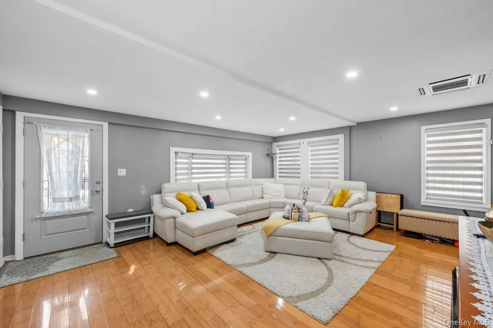 9446 214th Place Queens Village, NY 11428