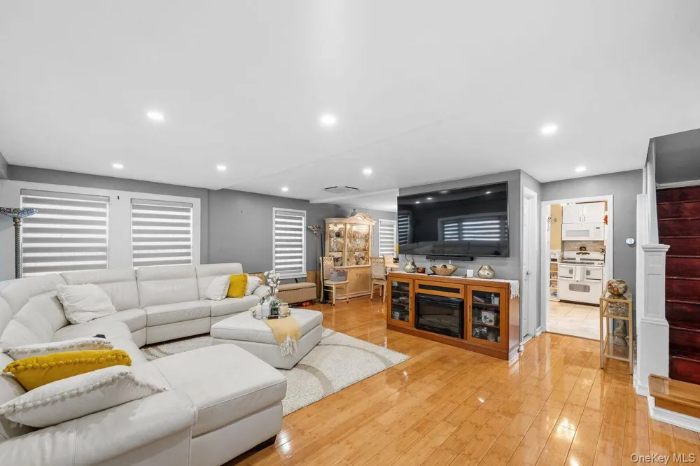 9446 214th Place Queens Village, NY 11428