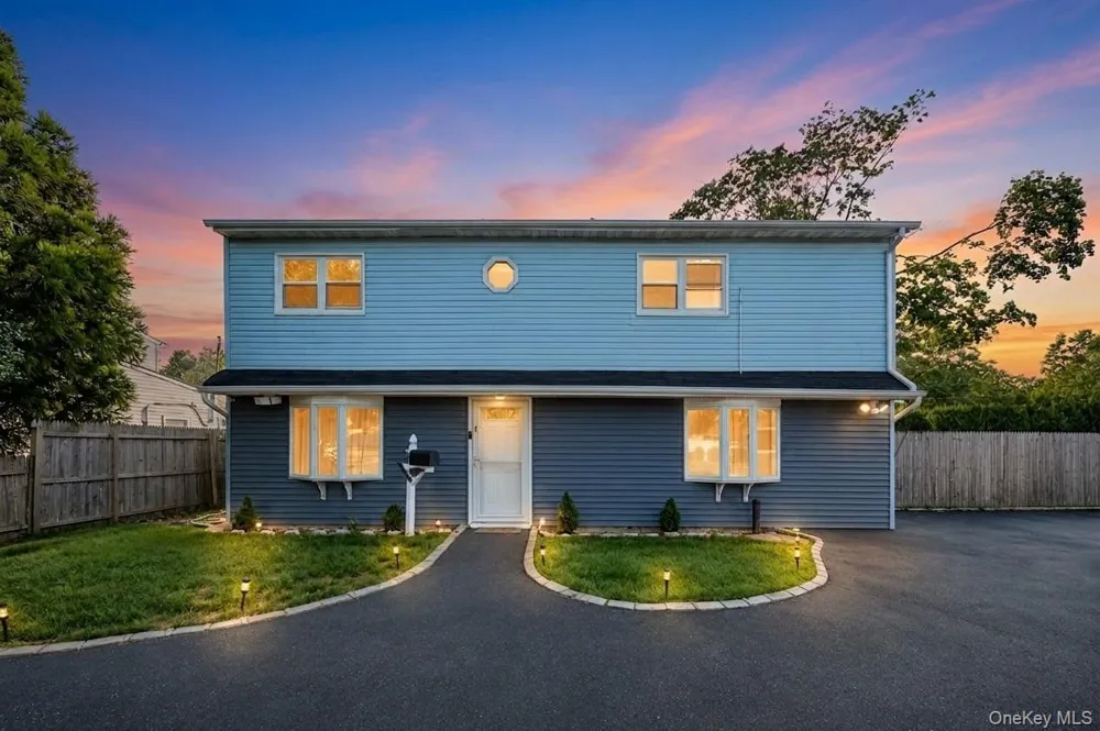 46 Stone Lane Levittown, NY 11756